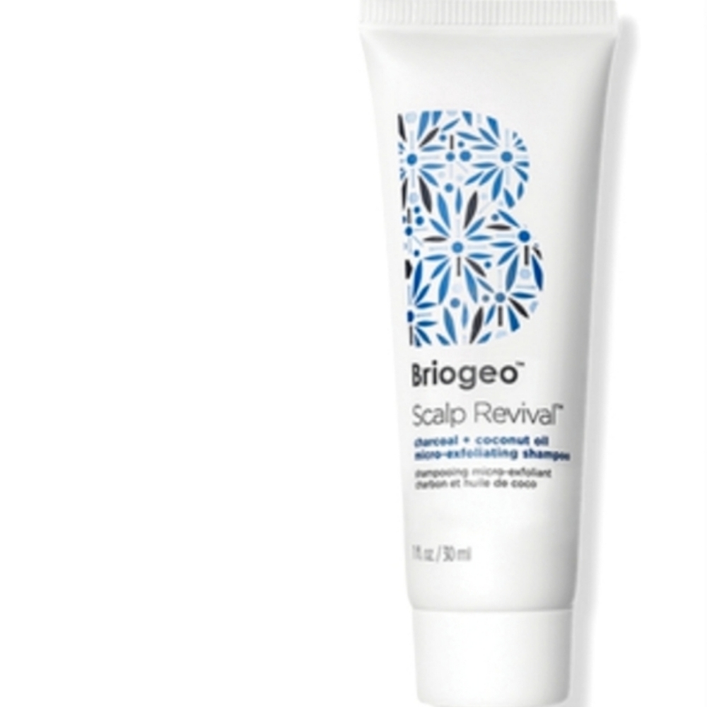 BRIOGEO SCALP REVIVAL CHARCOAL+COCONUT OIL MICRO-EXFOLIATING SCRUB SHAMPOO.